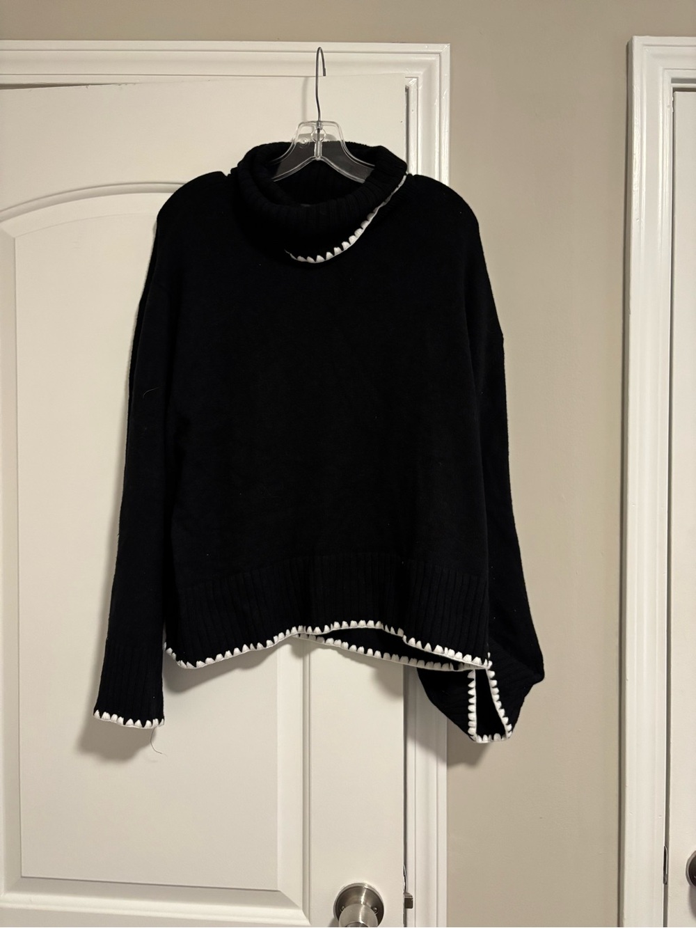 ELLEN TRACY, Black Turtleneck Sweater with White Trim, Size Large